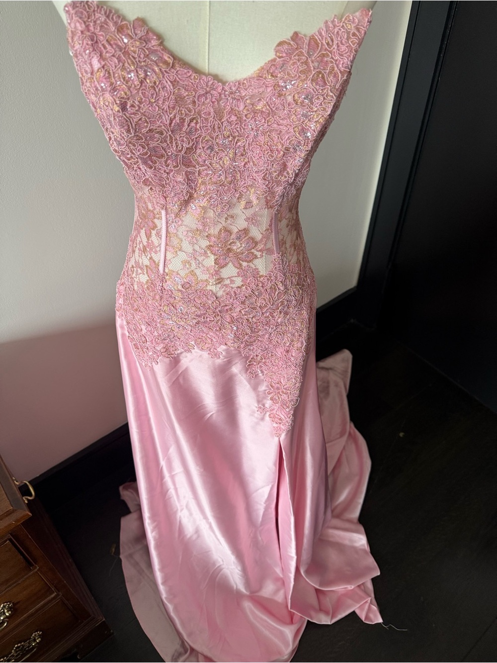 STUNNING PINK PRINCESS DRESS 💓💓 - Picture 5 of 15